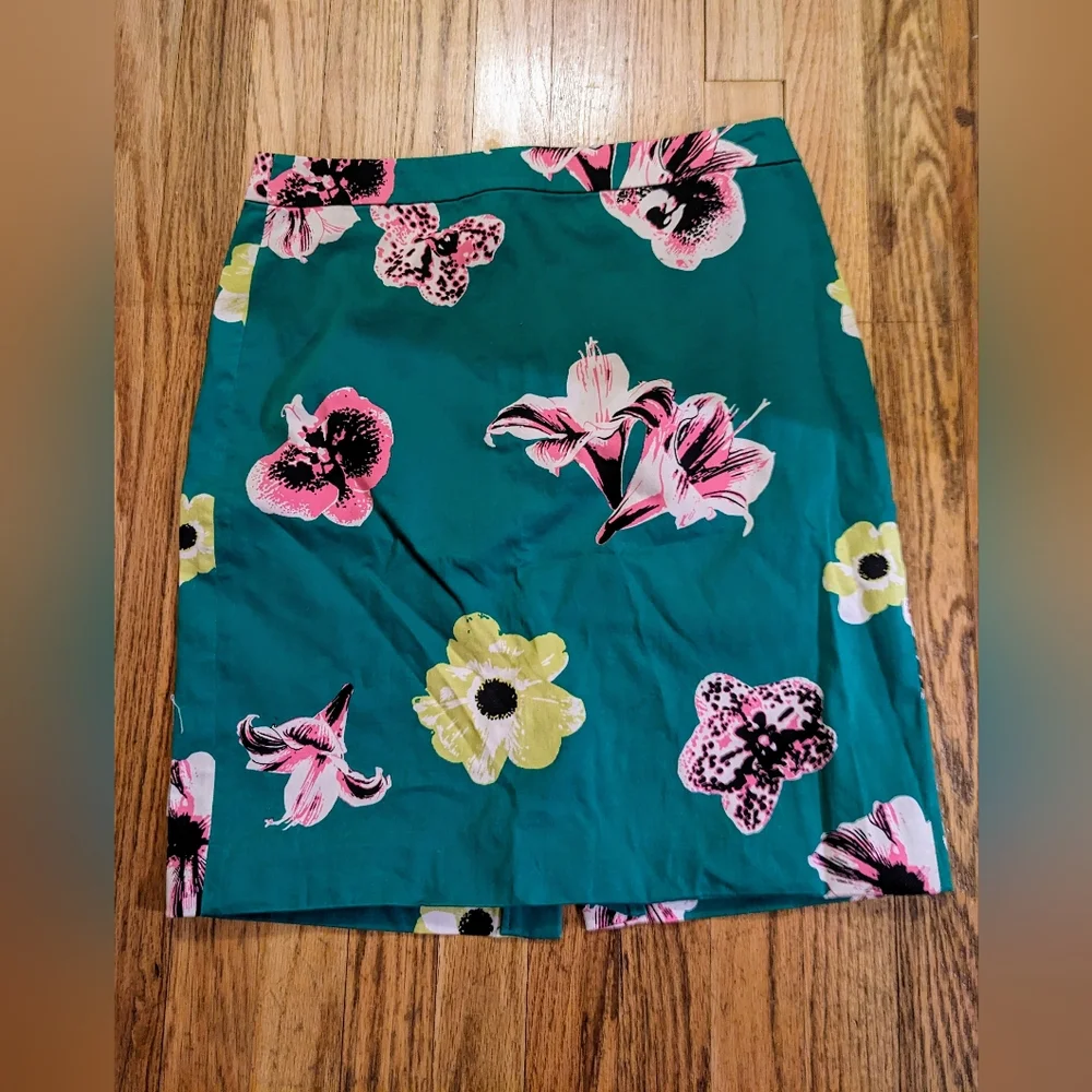 J. Crew Tropical Floral The Pencil Skirt sz 8 - Picture 3 of 11